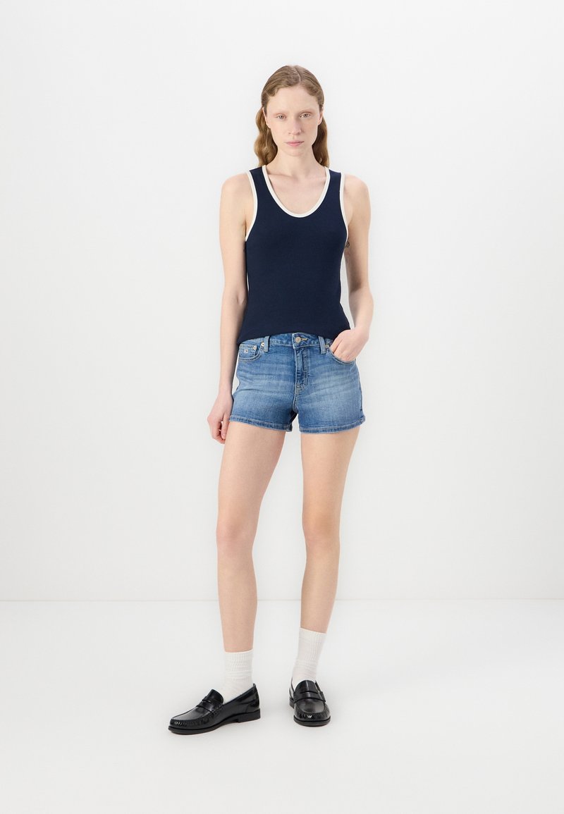 Tommy Jeans NORA - Džínové kraťasy - denim medium