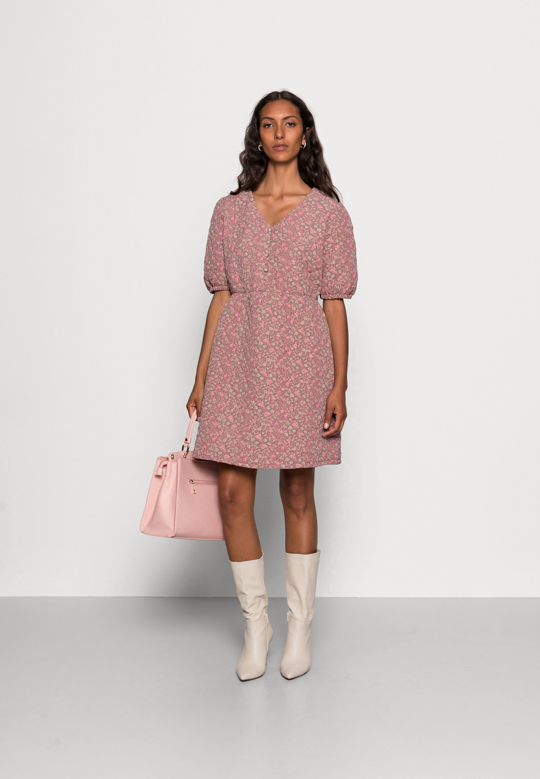 Damen FUNIKA DRESS - Freizeitkleid Damen FUNIKA DRESS - Freizeitkleid