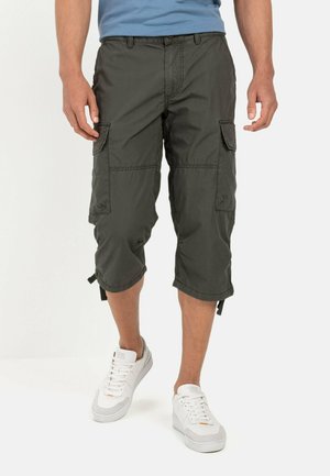 REGULAR FIT 3/4 - Shorts - leaf green