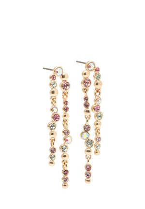 Pendientes colgantes tono dorado con piedras preciosas redondas multicolores enlazadas en tonos rosa, verde, púrpura e iridiscentes.