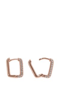 Orecchini a cerchio quadrati in oro rosa con una fila di piccoli cristalli trasparenti lungo un lato, finitura lucida e design aperto per una facile indossabilità.