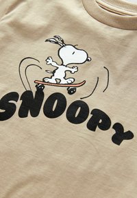 Next REGULAR FIT - SNOOPY SHORT SLEEVE   - Tricou cu imprimeu - neutral
