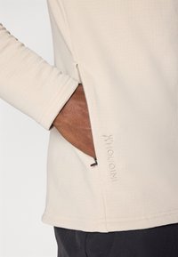 Thumbnail Image 6