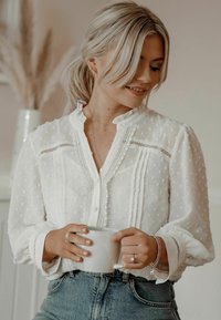 Love & Roses 3/4 SLEEVE REGULAR FIT - Pogājama blūze - ivory
