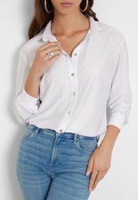 Guess ALLOVER-STRASS - Cămașă - weiß