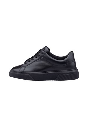 Sneaker in pelle nera con finitura liscia, punta rotonda, suola piatta nera, design a lacci e dettagli di cucitura discreti lungo i lati.