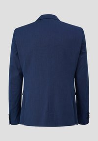 Marineblauwe blazer van gestructureerde stof, met notch-lapels en twee achterventilaties. Voorzien van zwarte knopen op de manchet. Achteraanzicht.