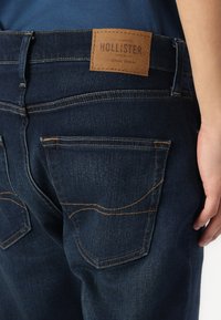 Hollister Co. Vaqueros rectos - dark-blue denim