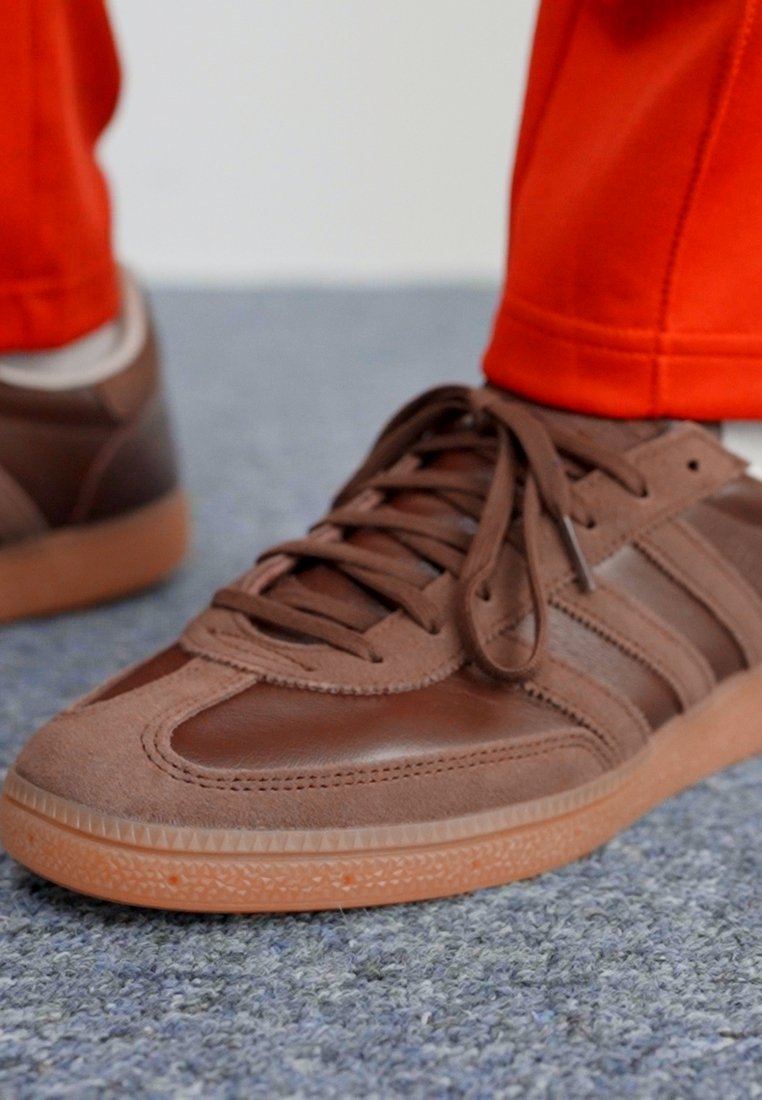 adidas Originals HANDBALL SPEZIAL UNISEX - Sneakers low - auburn