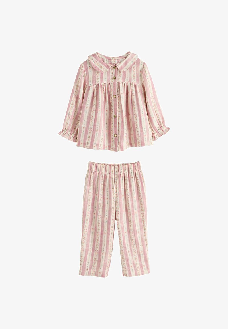 Conjunto de pijama de dos piezas para niños, con camisa de manga larga y botones, y pantalones con cintura elástica, con rayas verticales en rosa y crema y patrón floral.