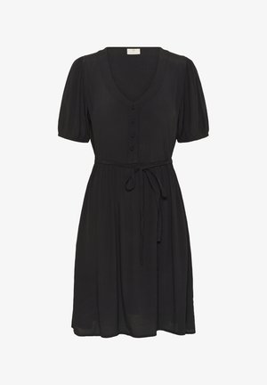 Sort, kortærmet kjole med V-udskæring, knaplukning foran og bånd i taljen. Blødt, flydende stof med en samlet nederdel og subtil tekstur.