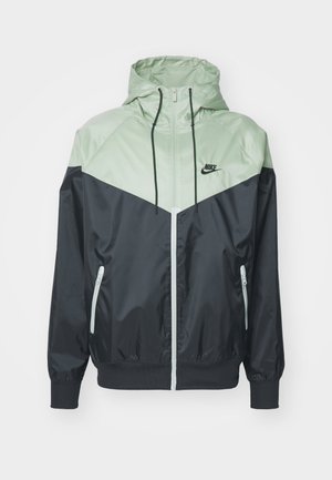 Nike Sportswear Windbreaker - black/jade horizon