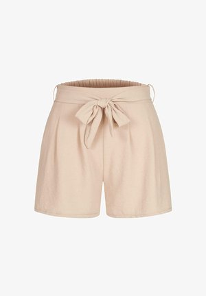 Shorts beiges en tissu doux avec une ceinture élastique, dotés d'un lien à l'avant, d'un design plissé et d'une texture lisse.