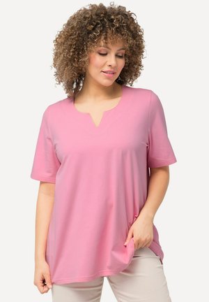 Rosa Kurzarmtop mit V-Ausschnitt, aus weichem Material gefertigt, mit lässiger Passform und seitlichen Schlitzen für mehr Bewegungsfreiheit.