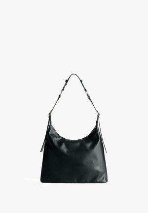 Sac hobo en cuir noir avec une forme arrondie, dotée d'une seule sangle. Texture lisse avec une légère brillance et sans détails matériels visibles.