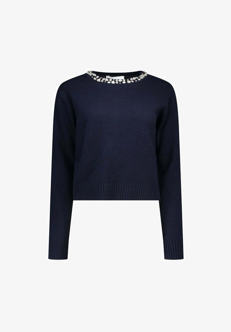 Pull en maille bleu marine à manches longues, avec un ourlet côtelé et un col rond orné d'un groupe de pierres décoratives. Design court.