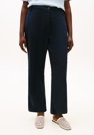 CRV CO GMD SLIM STRAIGHT CHINO - SIZE CURVE - Chinos - dark night navy