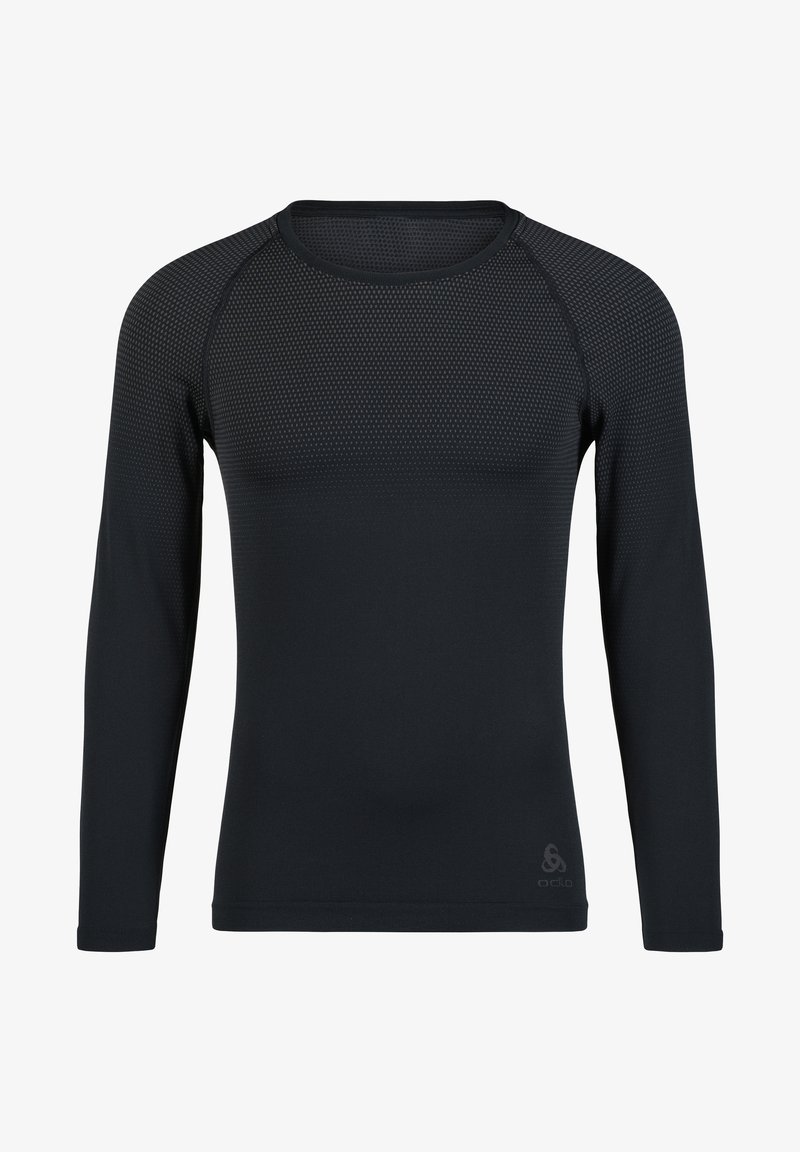 Maglietta sportiva nera a maniche lunghe con tessuto testurizzato e traspirante. Presenta un collo rotondo e un design aderente senza motivi o accenti distinti.