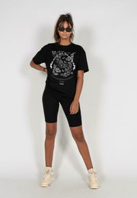 MJ Gonzales PAISLEY HEAVY OVERSIZED TEE - Triko s potiskem - black