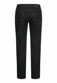 Donkerblauwe denim spijkerbroek met rechte pijpen, achterzakken en contrasterende oranje stiksels, gezien van achteren.