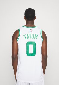 Nike Performance BOSTON CELTICS JAYLEN BROWN  - Klub merchandise - white