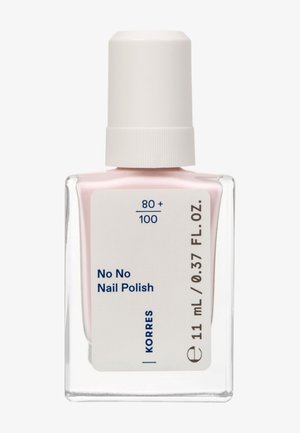 Lo smalto per unghie Korres No No in una bottiglia di vetro trasparente, presenta un tappo bianco, uno smalto rosa chiaro, e una parte frontale etichettata che mette in evidenza i dettagli del prodotto.