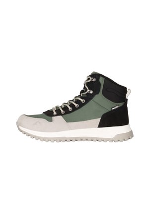 Hochschwankende Stiefel aus einer Mischung aus dunkelgrünem Stoff, grauem Wildleder und schwarzen Akzenten, mit Gummisohlen und Metallösen für die Schnürsenkel.