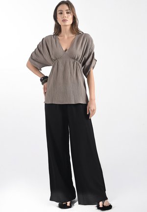 Trousers - black