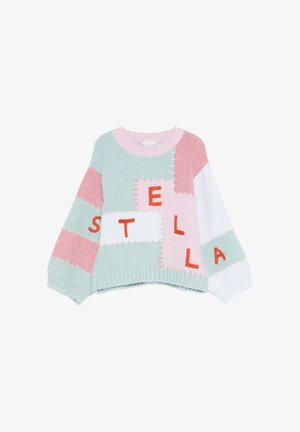 Pull en tricot multicolore avec un col rond, présentant un design en patchwork en vert menthe, rose et blanc, avec le nom "STELLA" en orange.