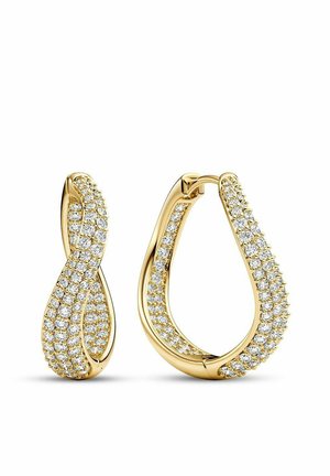 Guld hoop øreringe med snoede og dråbeformer, besat med flere små glitrende diamanter på både for- og inderside.