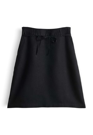 OPUS, Gonna a campana - black