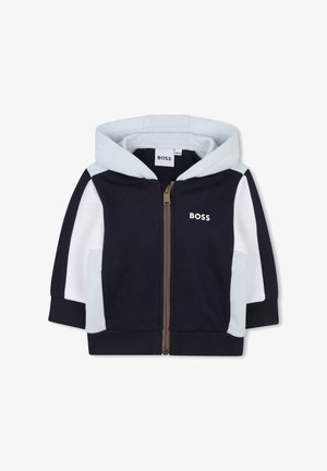 Felpa per bambini in blu navy, bianco e azzurro chiaro con zip frontale, cappuccio e logo "BOSS" sul petto.