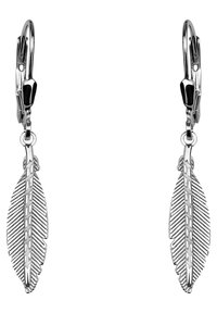 Silverfjäderörhängen med detaljerade texturerade blad som hänger från leverback-krokar, vilket visar upp intrikata mönster och en polerad finish.