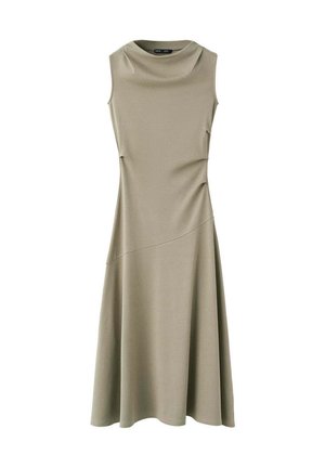 Vestido midi sin mangas en color topo con cuello alto, cintura ajustada y ligero vuelo en el dobladillo, con detalles sutiles en las costuras.