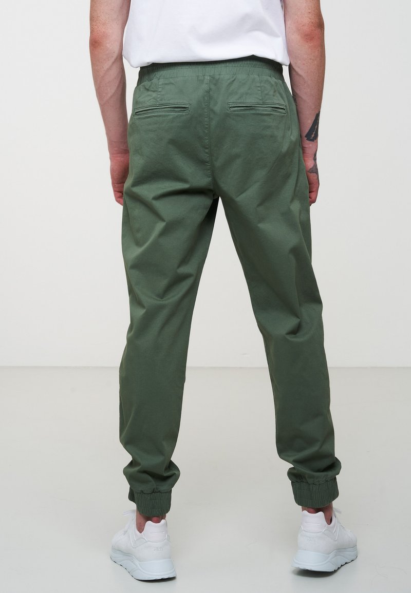 Herren Trainingsanzüge | recolution DRINK WATER FEEL WATER Jogginghose khaki - US67616 Herren Trainingsanzüge | recolution DRINK WATER FEEL WATER Jogginghose khaki - US67616
