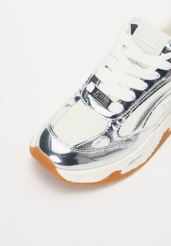 SNEAK PEAK - Trainers - silver4