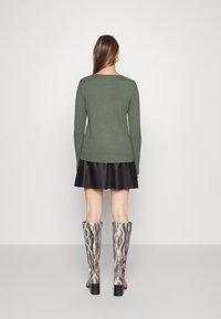 VILA Strickpullover - mottled green