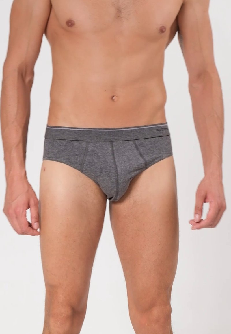 Grijze katoenen slips met een brede elastische tailleband. Het ontwerp heeft een gladde textuur en een aansluitende pasvorm, die het algemene comfort benadrukt.