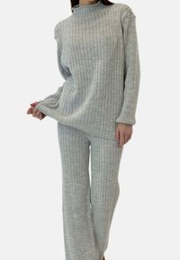 Elara SET - Stickad tröja - grau