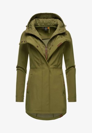 Olivgrüne Softshell-Jacke mit einer gesteppten Innenseite, durchgehendem Reißverschluss, großer Kapuze, zwei seitlichen Taschen und braunen Akzenten auf der Brust und dem Saum.