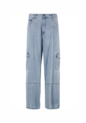 Svetlo modre denim hlače s cargo stilom in sproščenim krojem, z dvema stranskima žepoma in klasičnim gumbom za zapiranje. Šivani detajl čez kolena.