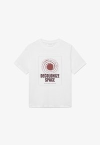 Selezionato, bright white