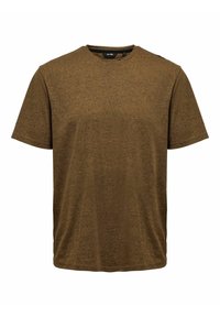 Brun kortärmad t-shirt tillverkad av textil med struktur. Har en rundad halslinning och en avslappnad passform. Inga synliga logotyper eller mönster.