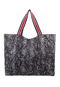 Grote tote bag met een zwart en grijs slangenprint ontwerp. Heeft een zachte textuur en dubbele gestreepte handvatten in rood, wit en marineblauw.