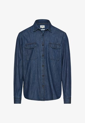 Granatowa koszula z długim rękawem, wykonana z ciemnego denimu, z dwoma klapkowymi kieszeniami na piersi i czarnymi guzikami z przodu.