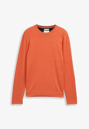 Meeste pikkade varrukatega ümar-kaelusega pullover ühtlases põletatud oranžis värvitoonis, soonikkoes mansettide ja äärega, rinnal väike tikitud logo.