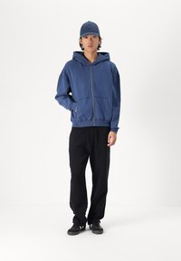 Hollister Co. BOXY LOGO - Felpa con zip - dark denim
