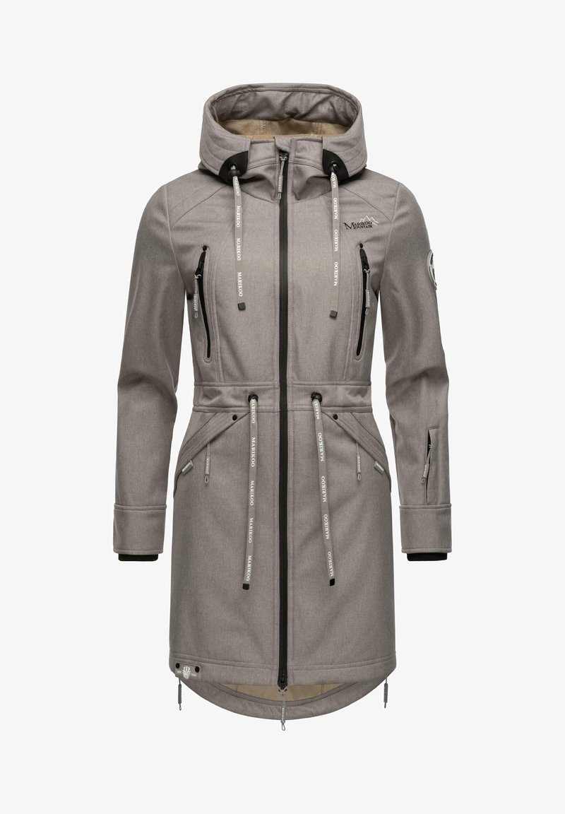 Long manteau softshell gris à capuche, fermeture éclair à l'avant, plusieurs poches zippées, taille réglable et cordons de marque.