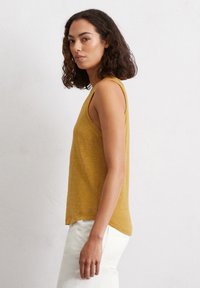 Marc O'Polo Top - golden yellow