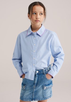 Gombos blúz - light blue